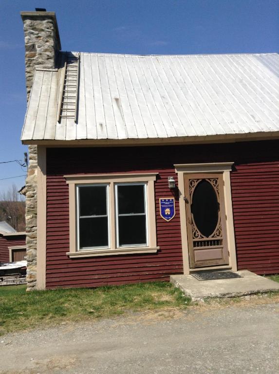 Chalet Ancestral L'Orignal Eastman Exterior photo